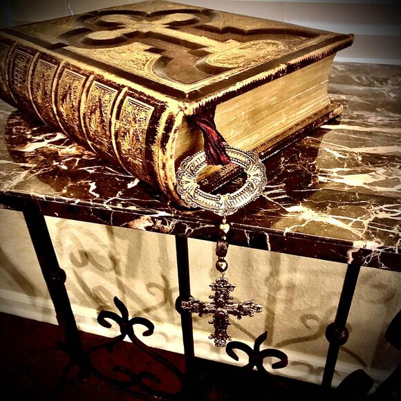 NWT Baroque LG Book Bible Bookmark Jeweled Brass Cross Pendant Burg Moire Ribbon - Picture 10 of 10